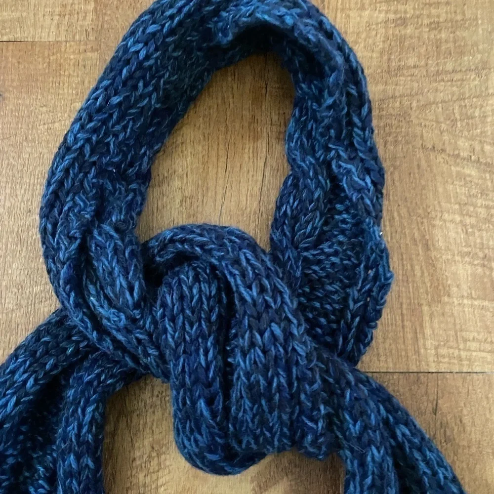 Chunky deep blue and black scarf with grey stripe - Picture 2 of 4